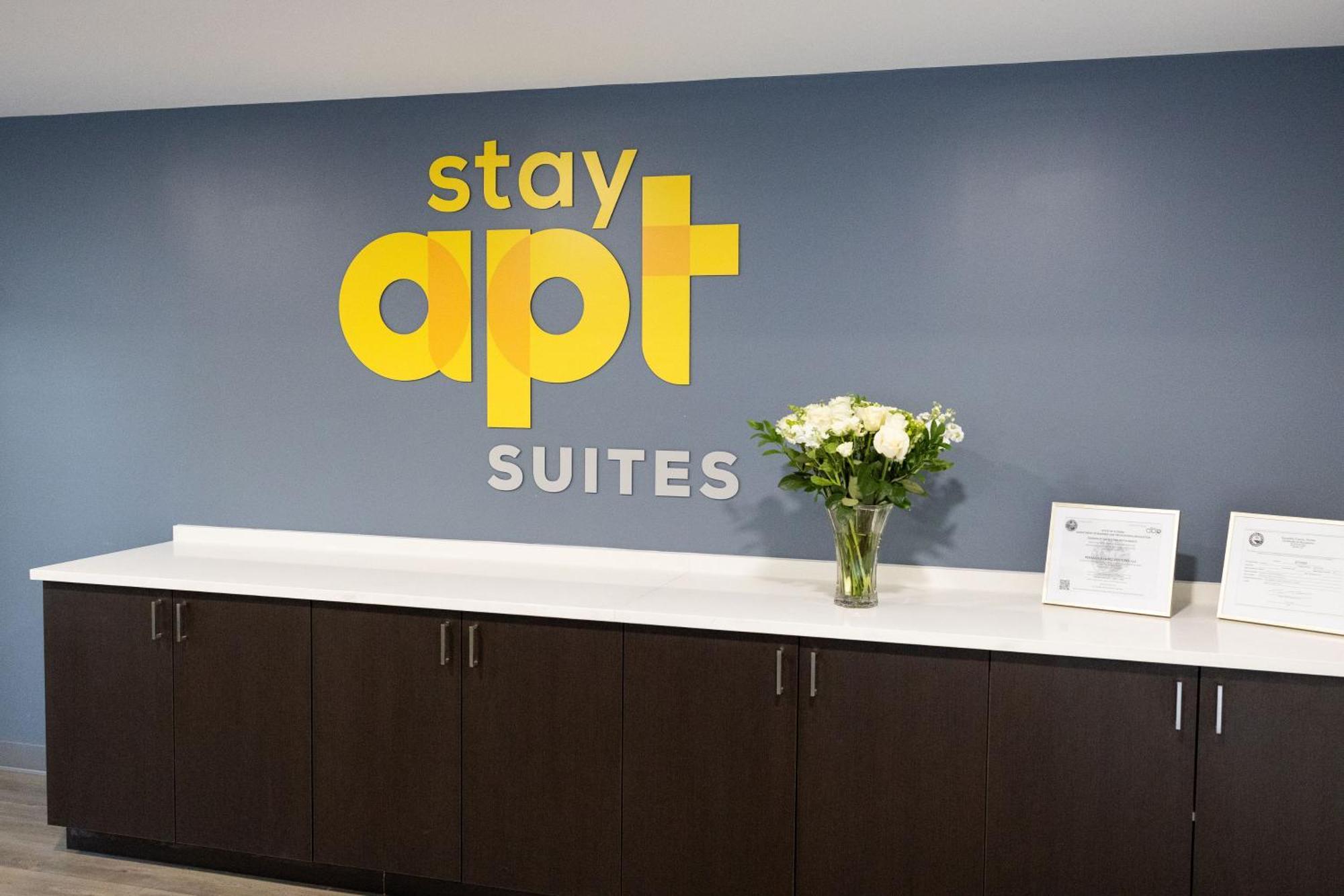 Stayapt Suites Charlotte North 亨特斯维尔 外观 照片